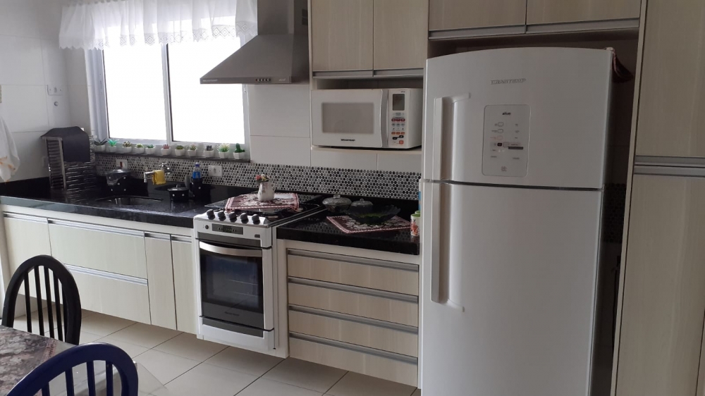 VENDO APARTAMENTO NO CENTRO DE